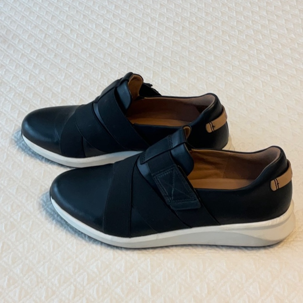 Clark’s Un Rio Strap Black Leather Slip-On Sneakers size 9 - Picture 4 of 6